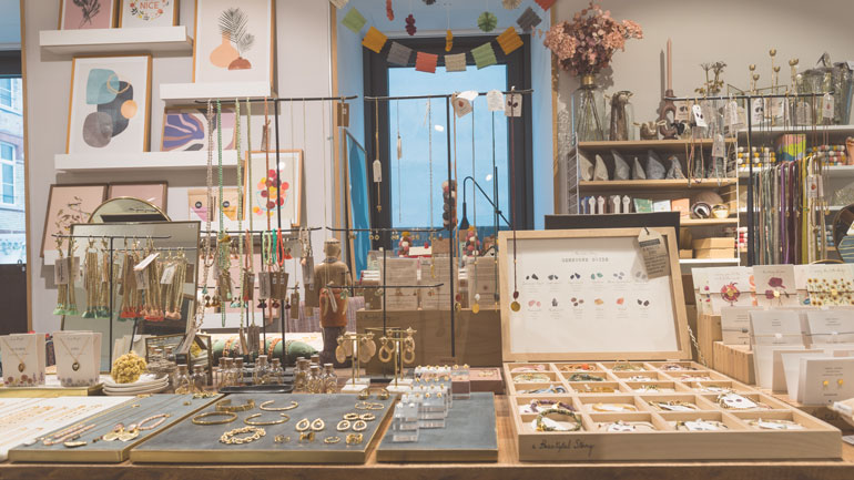 20072023-standort-falkenstrasse-770x433-schmucktisch-20-prozent