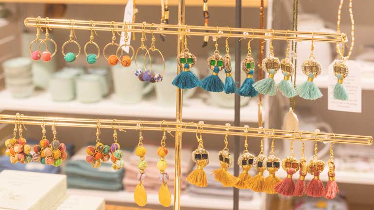 20072023-standort-kramgasse-bern-ohrringe-770x433-20-prozent