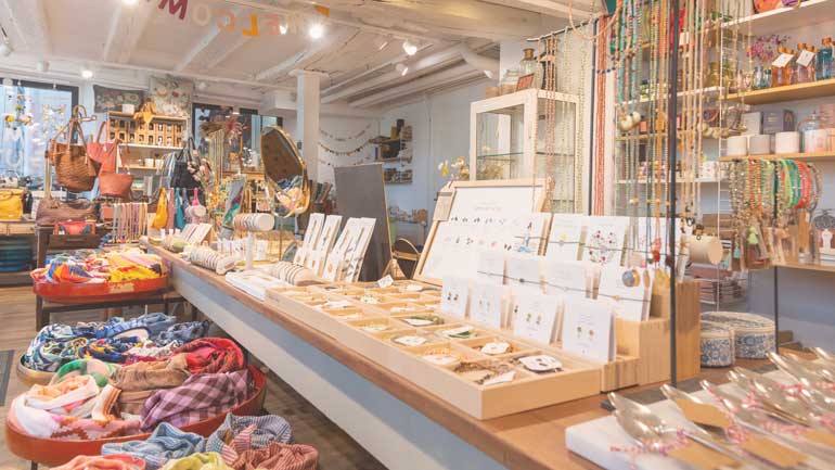 20072023-standort-limmatquai-zuerich-innen-verkaufsraum-770x433-20-prozent